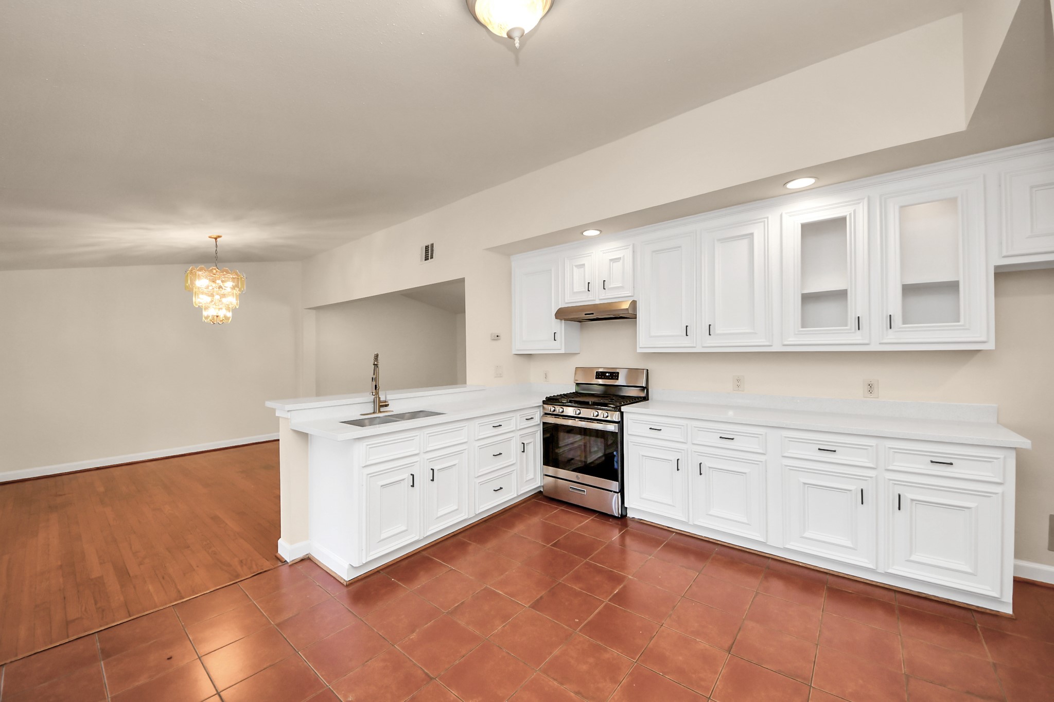 6701 Neff Street Houston, TX 77074 - Photo 14 of 44