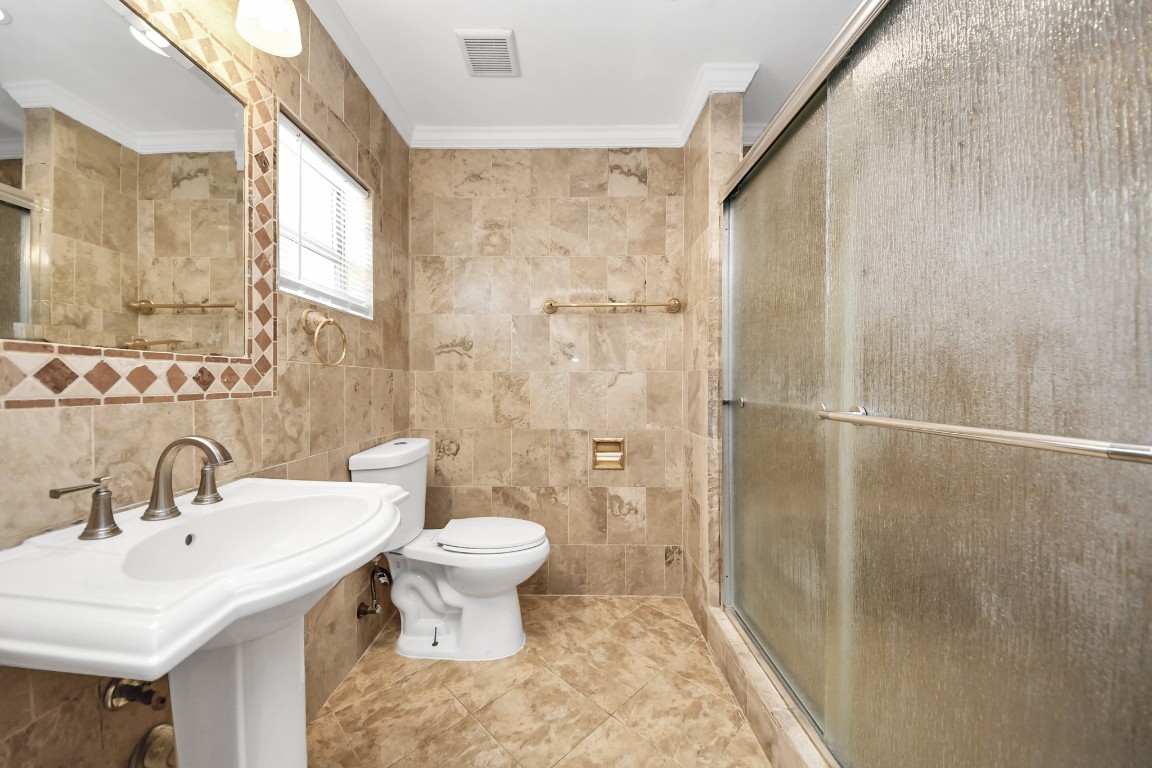 6701 Neff Street Houston, TX 77074 - Photo 33 of 44