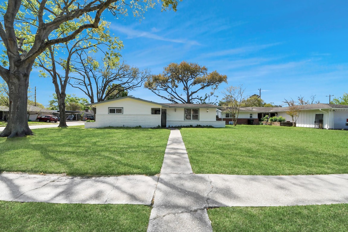 6701 Neff Street Houston, TX 77074 - Photo 6 of 44