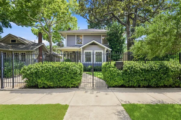 $1,439,000 | 611 West Main Street, Houston, TX 77006