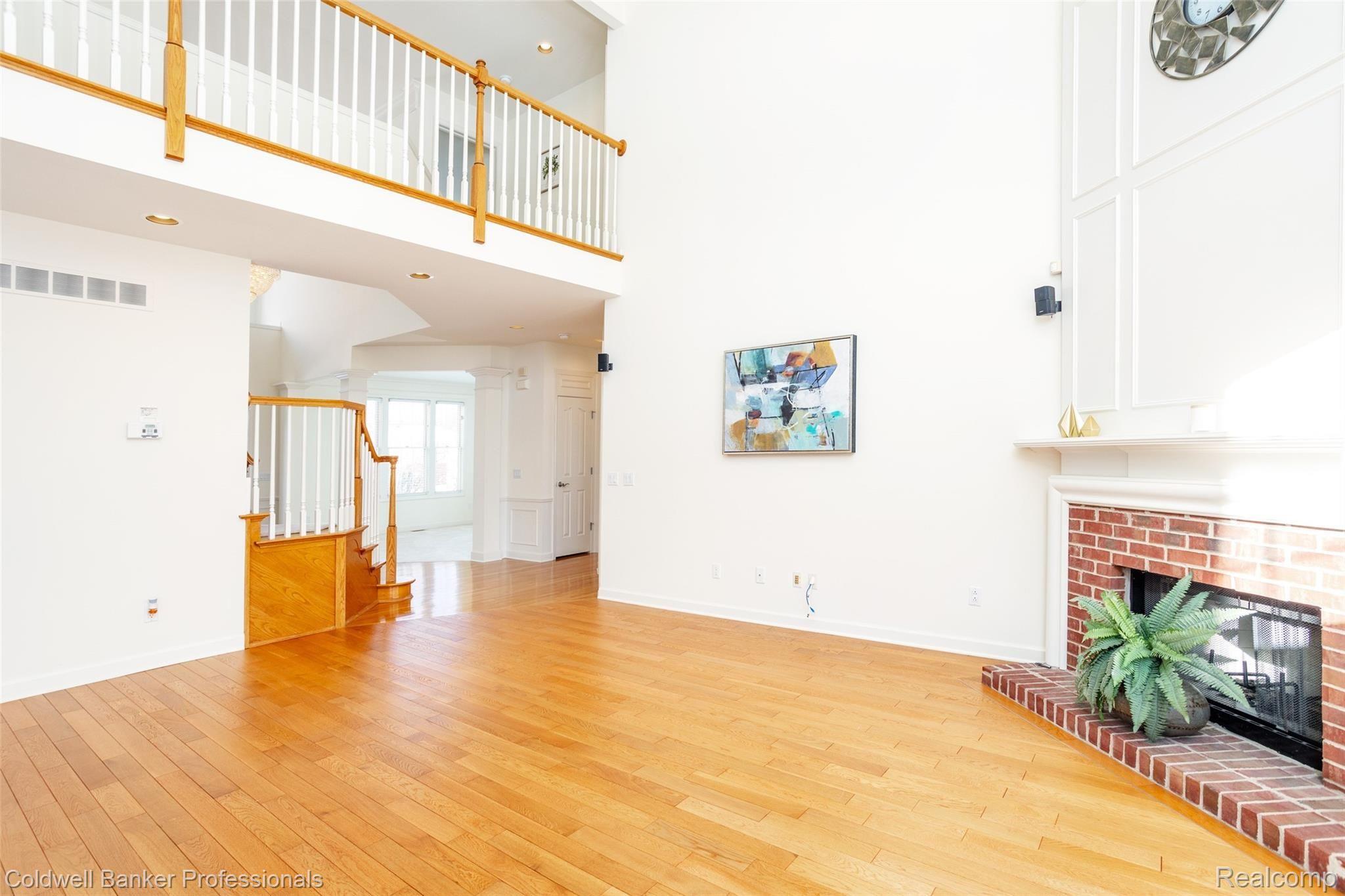17234 Orchard Ridge Road Northville, MI 48168 - Photo 23 of 57 family room (3).jpg