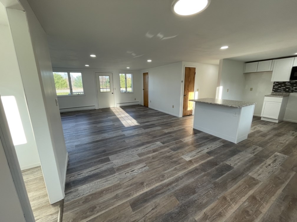 4136 South Betsie River Road Interlochen, MI 49643 - Photo 4 of 21 1886526-3.JPG