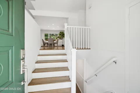 $1,850,000 | 33 Sachem Road, Greenwich, CT 06830
