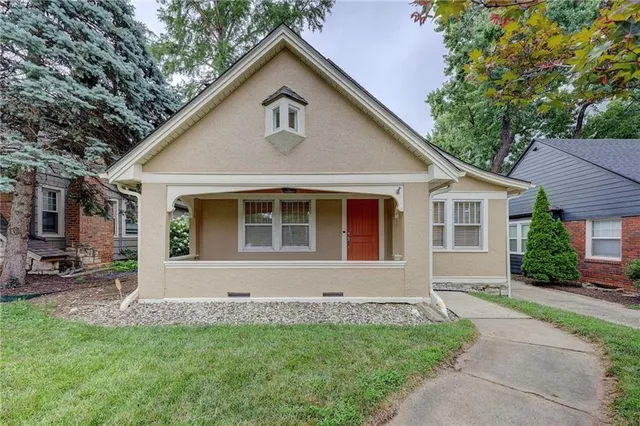 $415,000 | 421 East 69th Terrace, Kansas City, MO 64131