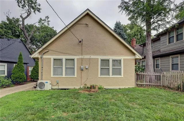 $415,000 | 421 East 69th Terrace, Kansas City, MO 64131
