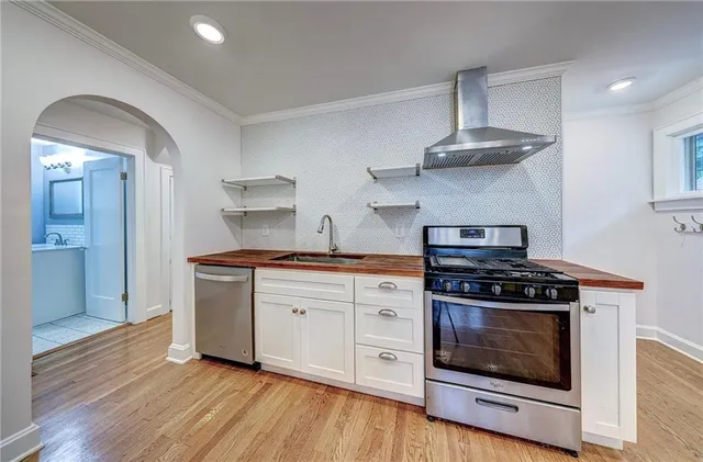 $415,000 | 421 East 69th Terrace, Kansas City, MO 64131