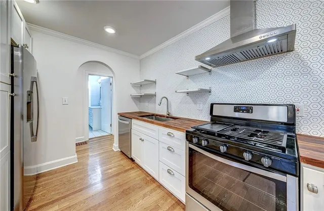 $415,000 | 421 East 69th Terrace, Kansas City, MO 64131