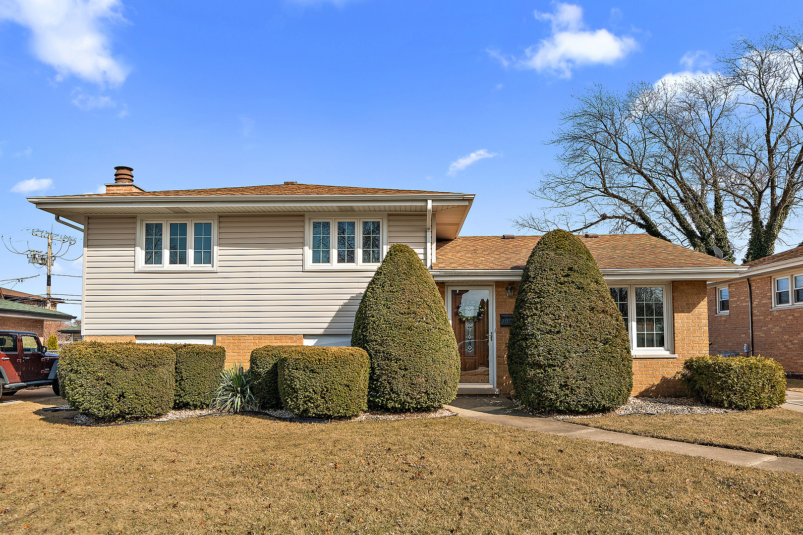 10609 Forest Lane Chicago Ridge, IL 60415 - Photo 1 of 17 Gallery Image 1