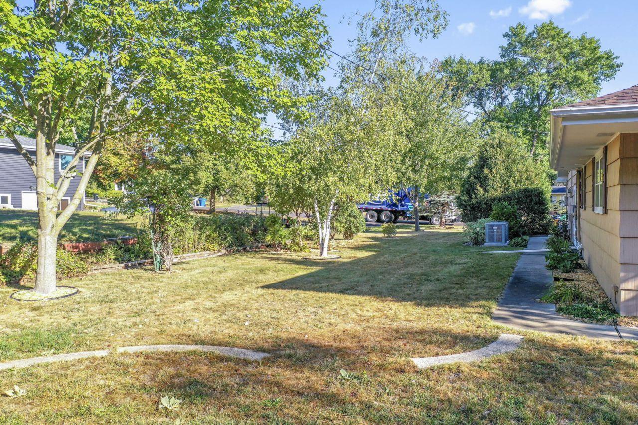 906 Forest Hills Drive Southwest Rochester, MN 55902 - Photo 43 of 47