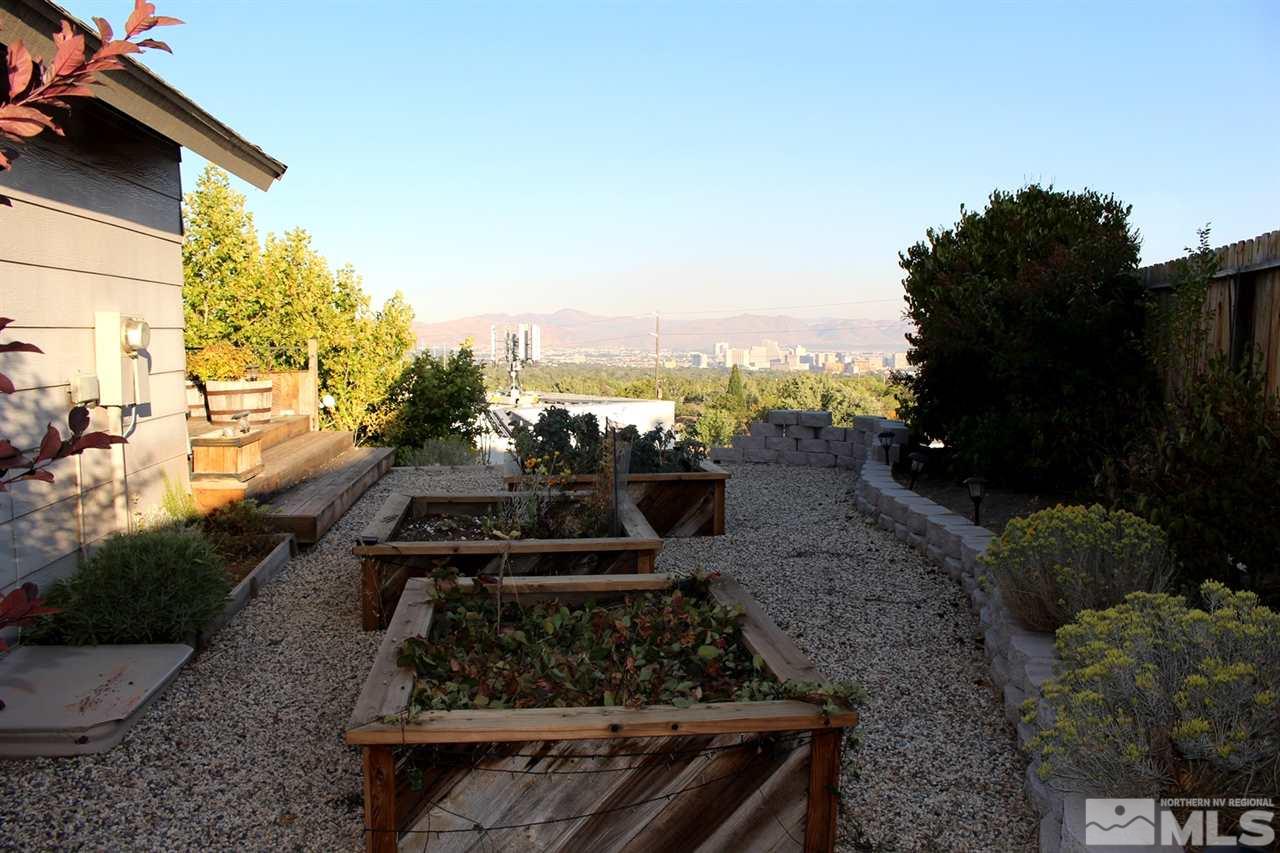 3824 Bexley Square Reno, NV 89503 - Photo 25 of 25 a view of a yard and dinning table