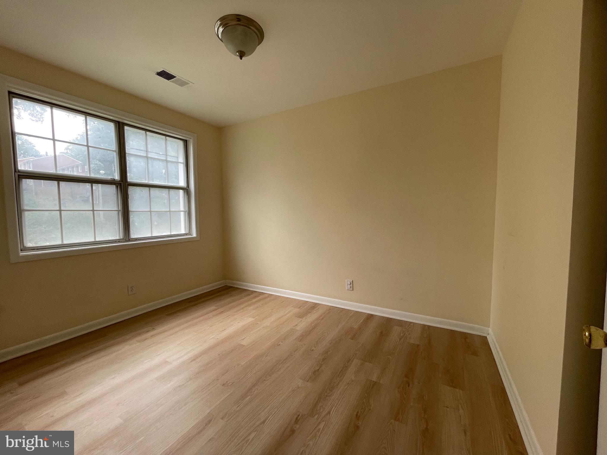 2515 South Walter Reed Drive, Unit D Arlington, VA 22206 - Photo 2 of 10 Bedroom 2