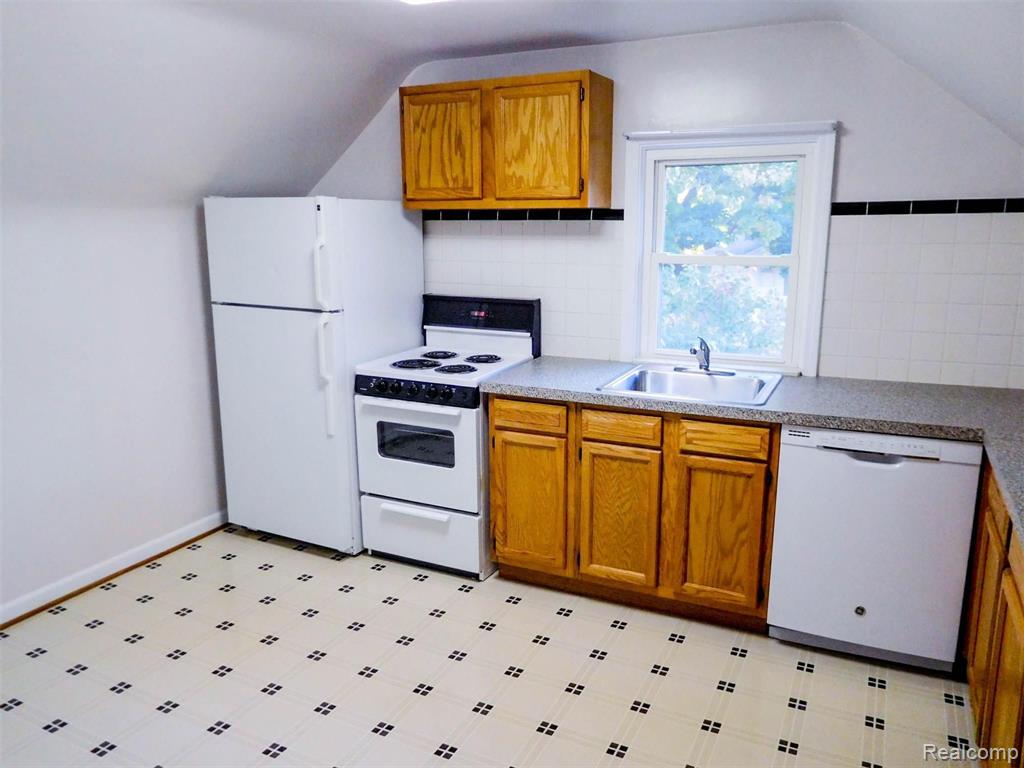 11684 Berwyn Redford, MI 48239 - Photo 27 of 32