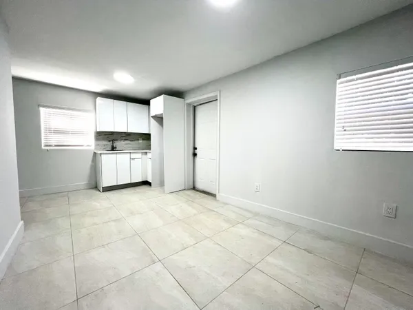 $1,500 | 10730 Southwest 149th Terrace, Miami, FL 33176