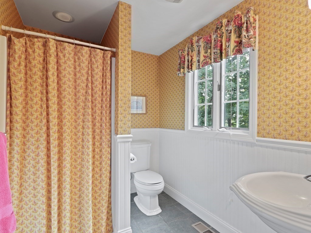 14 Sherwood Road Natick, MA 01760 - Photo 11 of 31 Gallery Image 11
