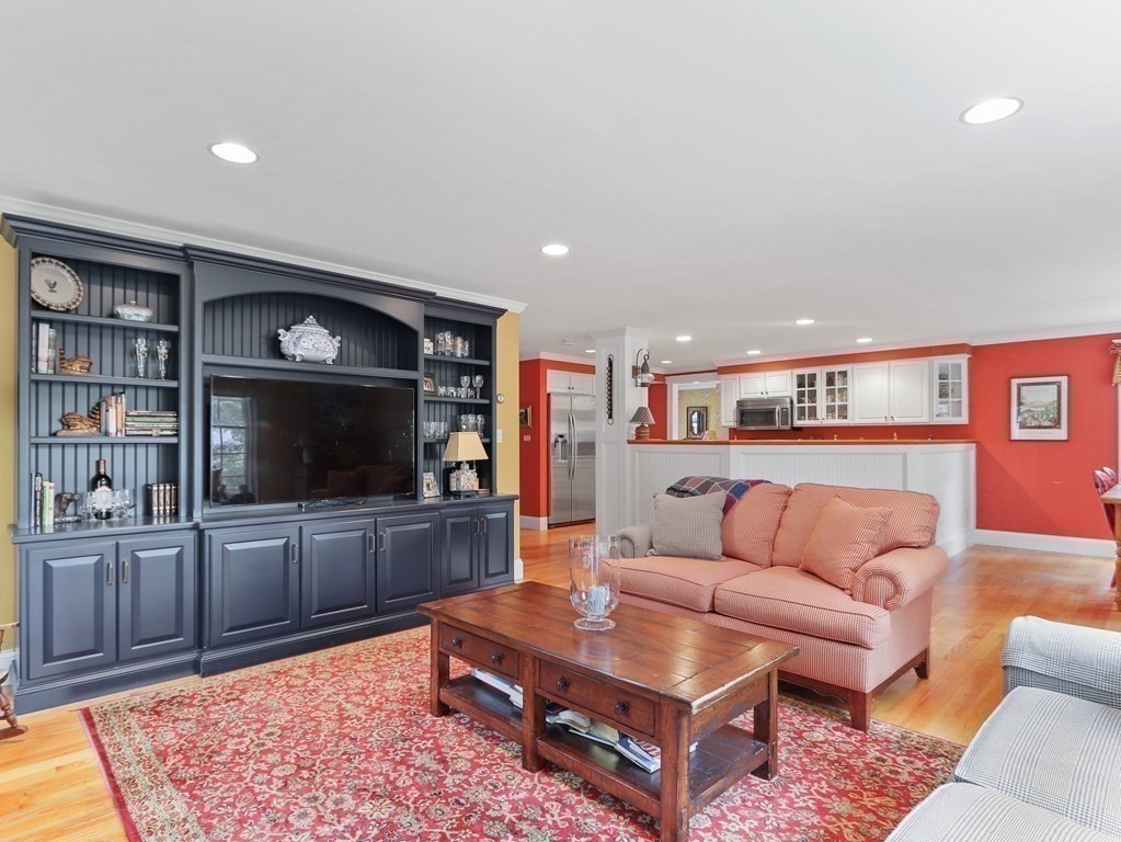 14 Sherwood Road Natick, MA 01760 - Photo 8 of 31 Gallery Image 8