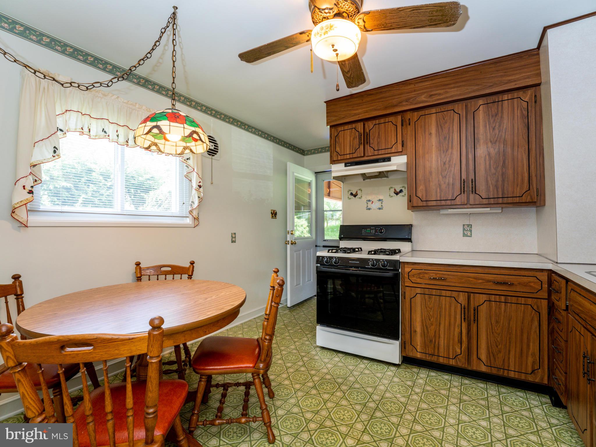 132 Brookhill Road Newtown Square, PA 19073 - Photo 8 of 40 Gallery Image 8