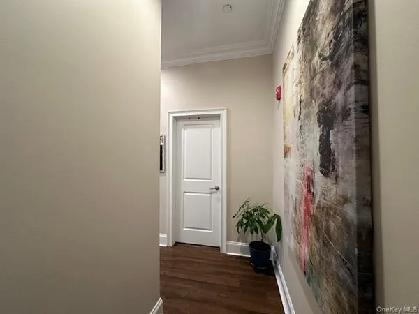 $4,500 | 50 Stewart Avenue, Unit 2K, Huntington, NY 11743