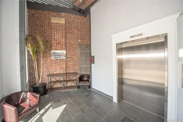 $4,500 | 50 Stewart Avenue, Unit 2K, Huntington, NY 11743