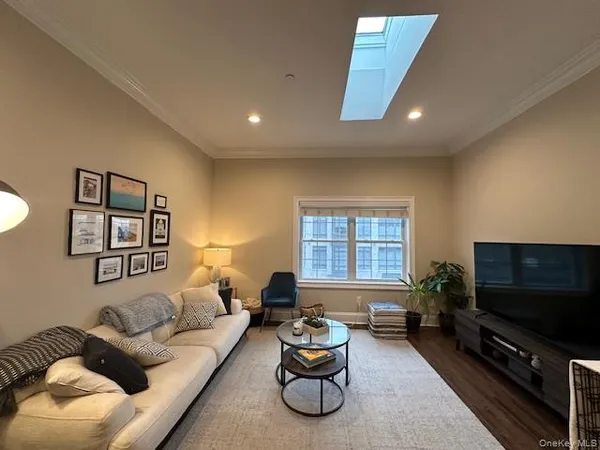 $4,500 | 50 Stewart Avenue, Unit 2K, Huntington, NY 11743