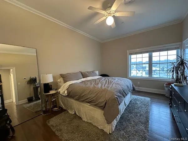 $4,500 | 50 Stewart Avenue, Unit 2K, Huntington, NY 11743