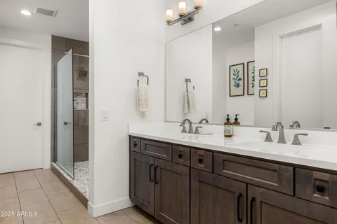 $680,000 | 3200 North 39th Street, Unit 11, Phoenix, AZ 85018