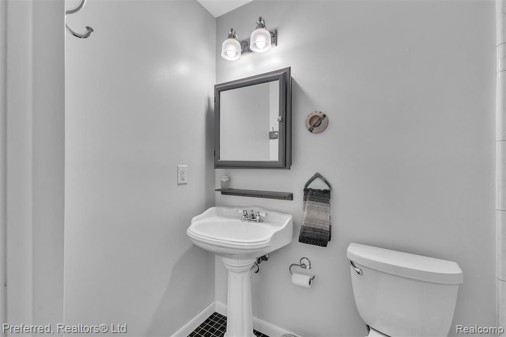41815 Cherry Hill Road Novi, MI 48375 - Photo 30 of 57 Gallery Image 30