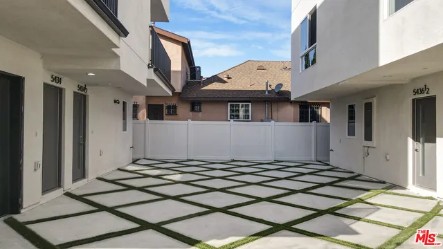 $23,833 | 5438 Romaine Street, Los Angeles, CA 90038