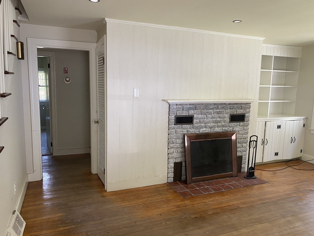 298 Ashby State Road Fitchburg, MA 01420 - Photo 16 of 34 Gallery Image 16