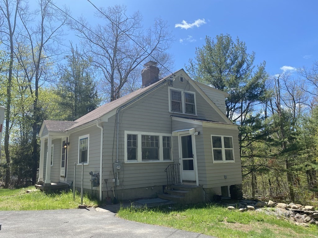 298 Ashby State Road Fitchburg, MA 01420 - Photo 3 of 34 Gallery Image 3