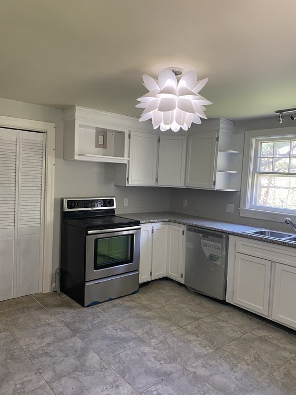 298 Ashby State Road Fitchburg, MA 01420 - Photo 10 of 34 Gallery Image 10