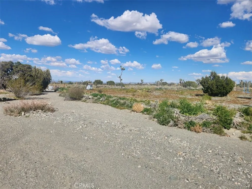 2647 Minero Road Pinon Hills, CA 92372 - Photo 8 of 11 a view of a beach with an ocean