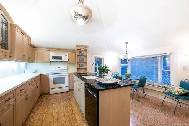 $641,250 | 535 Southwest Siesta Way, Stuart, FL 34994