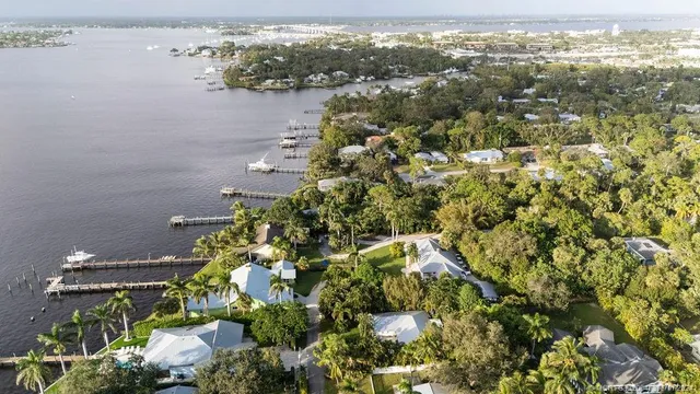 $641,250 | 535 Southwest Siesta Way, Stuart, FL 34994