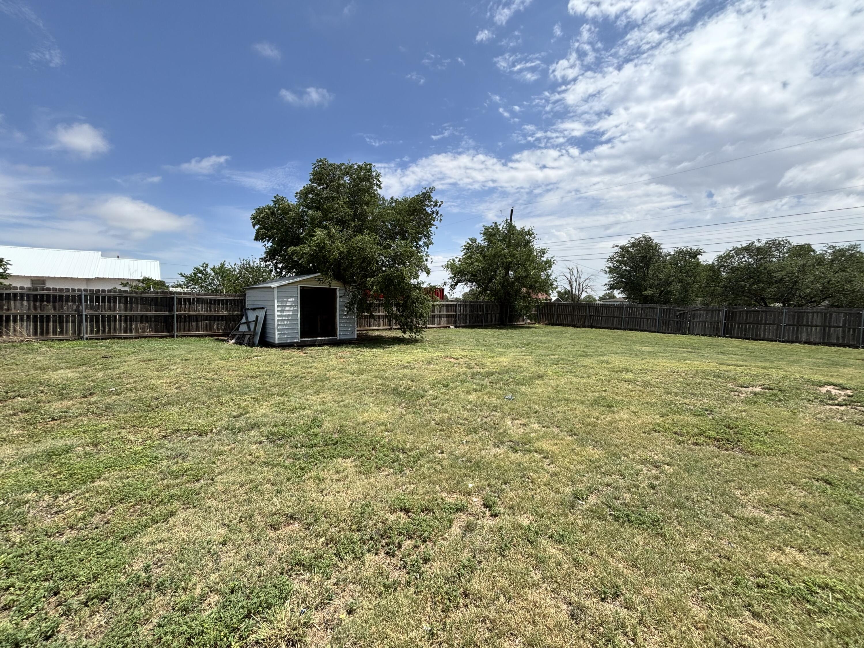 407 South Collins Avenue Tulia, TX 79088 - Photo 18 of 19 IMG_2973