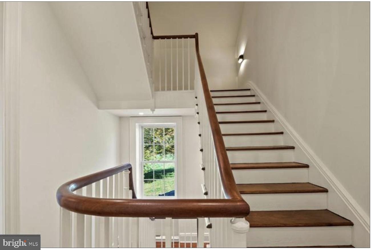 16131 Old York Road Monkton, MD 21111 - Photo 5 of 31 a view of entryway and hall