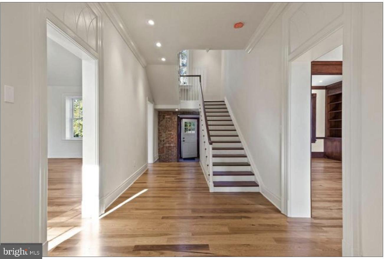 16131 Old York Road Monkton, MD 21111 - Photo 7 of 31 a view of a hallway with wooden floor and entryway