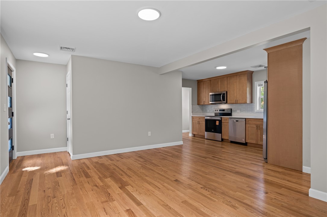 20 Maple Court Hopkinton, RI 02804 - Photo 4 of 47 Living Room/Kitchen