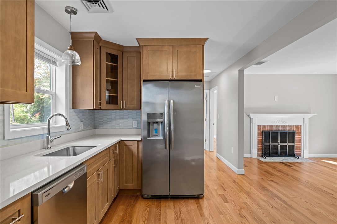 20 Maple Court Hopkinton, RI 02804 - Photo 5 of 47 Kitchen