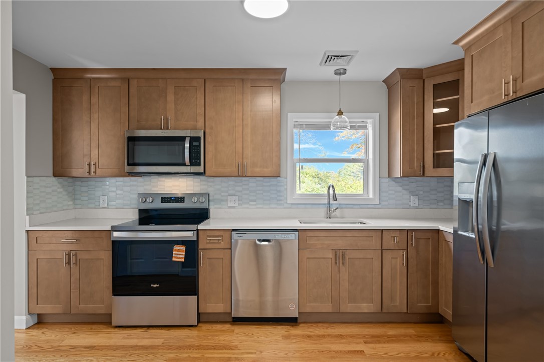 20 Maple Court Hopkinton, RI 02804 - Photo 7 of 47 Kitchen