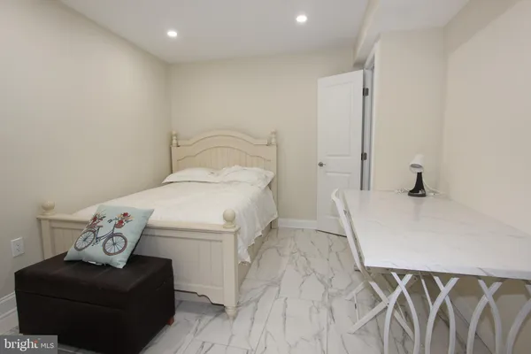 $2,100 | 38 Riggs Road Northeast, Washington, DC 20011