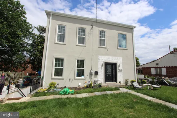 $2,100 | 38 Riggs Road Northeast, Washington, DC 20011