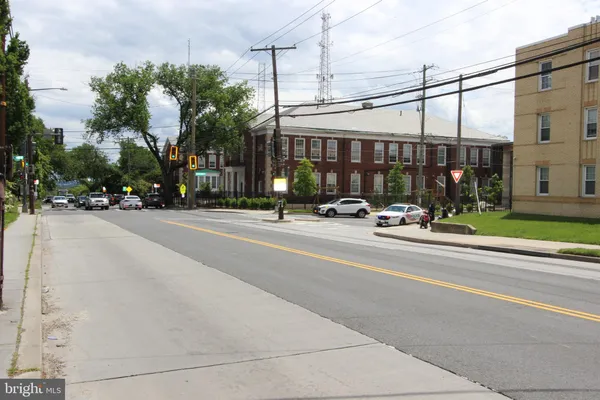 $2,100 | 38 Riggs Road Northeast, Washington, DC 20011