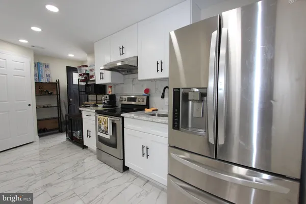 $2,100 | 38 Riggs Road Northeast, Washington, DC 20011