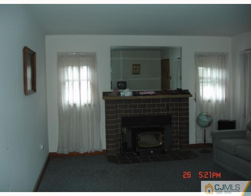 495 Inman Avenue Colonia, NJ 07067 - Photo 4 of 8 Gallery Image 4