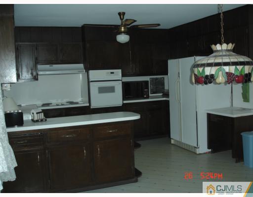 495 Inman Avenue Colonia, NJ 07067 - Photo 5 of 8 Gallery Image 5