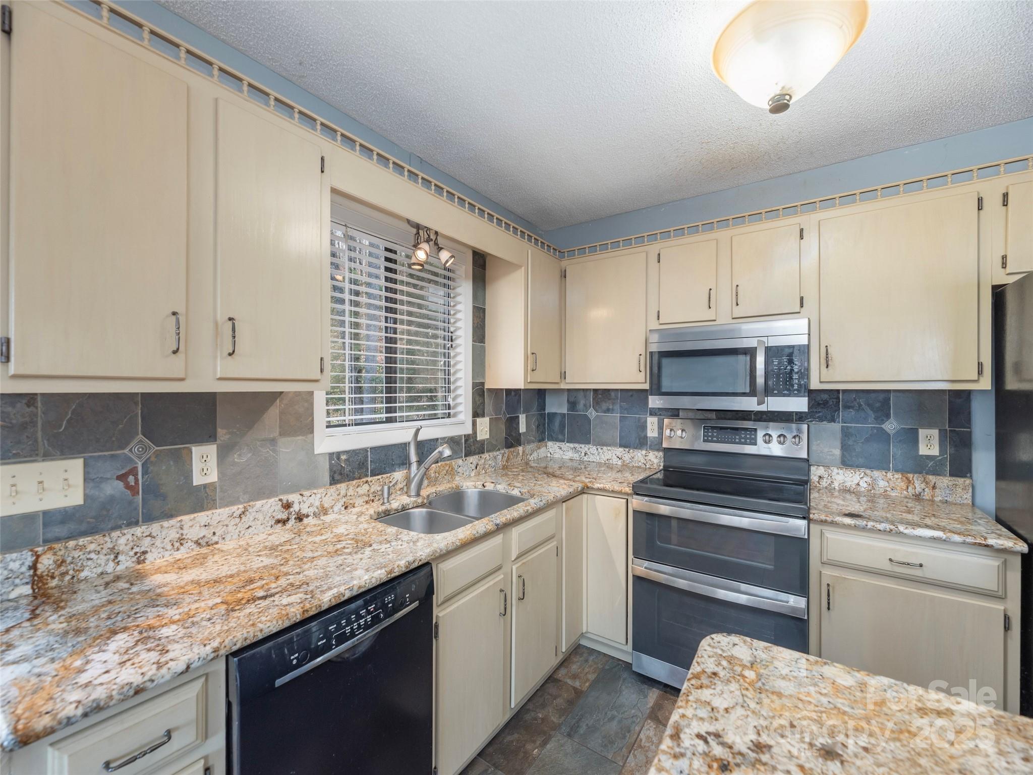 1392 Mt Chalet Road Canton, NC 28716 - Photo 10 of 27