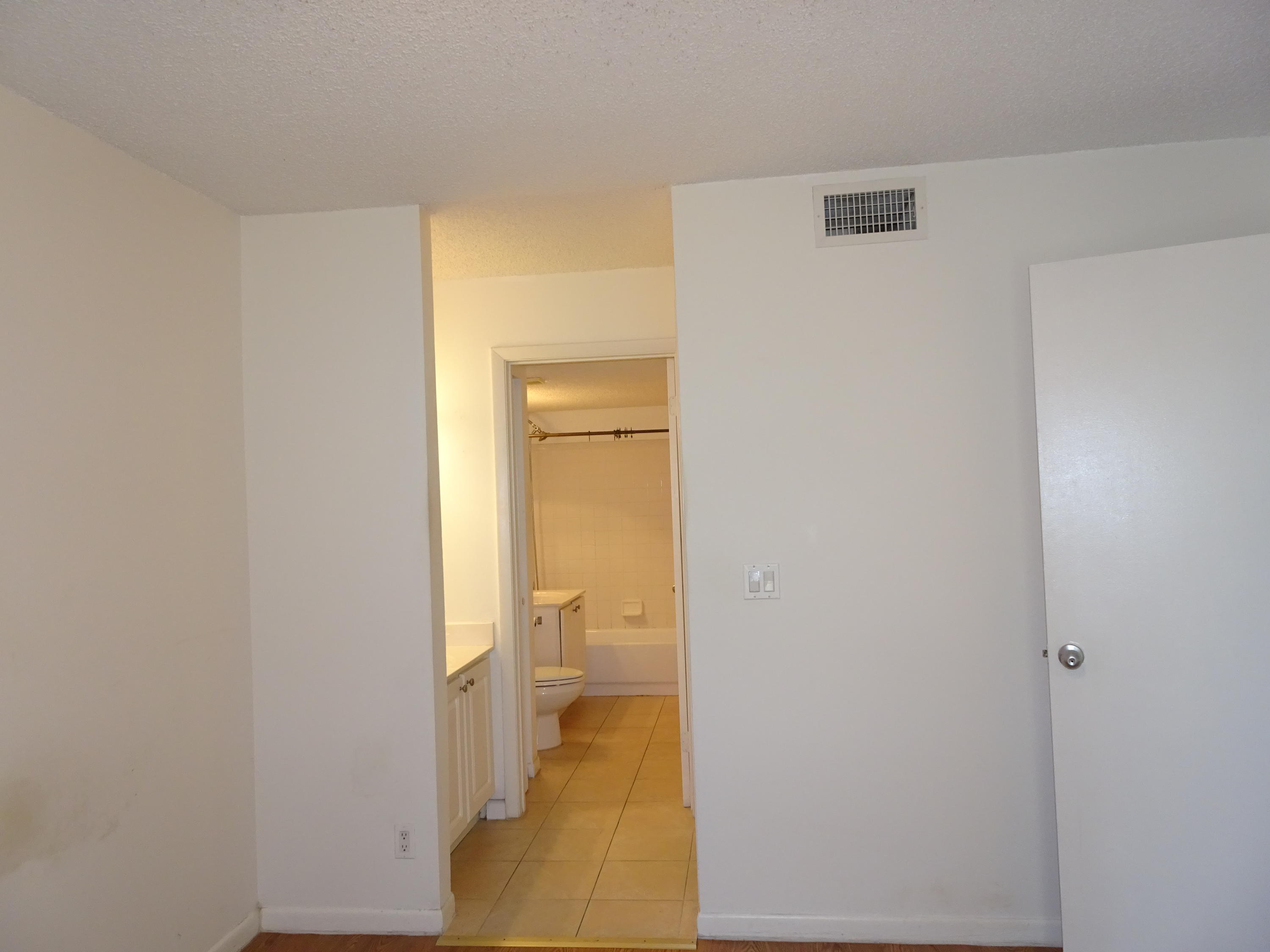 6331 La Costa Drive, Unit B Boca Raton, FL 33433 - Photo 12 of 19 DSC00239