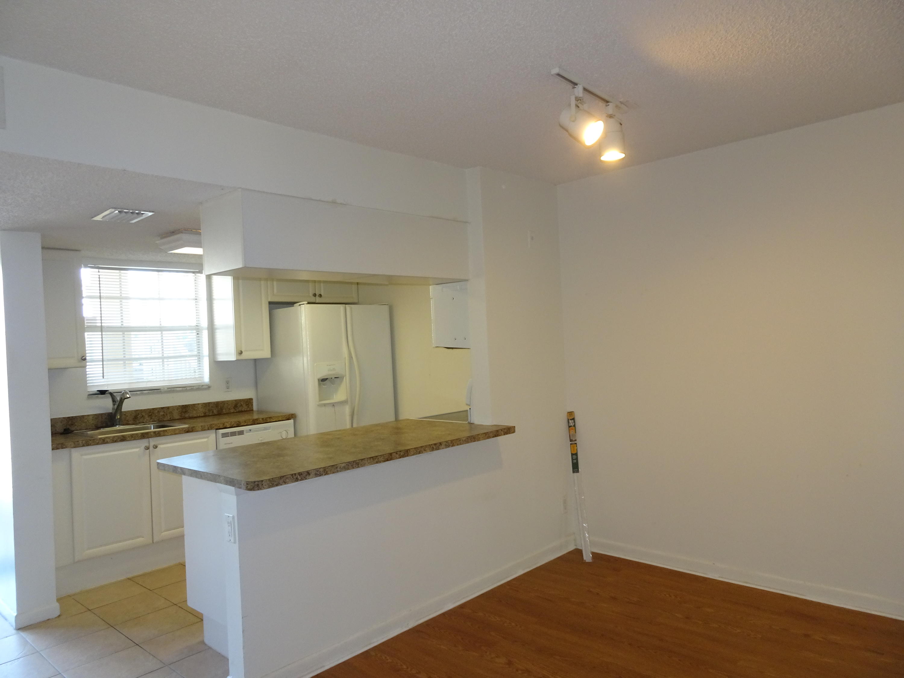 6331 La Costa Drive, Unit B Boca Raton, FL 33433 - Photo 8 of 19 DSC00234