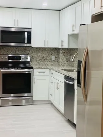 $3,000 | 90 Edgewater Drive, Unit 606, Coral Gables, FL 33133