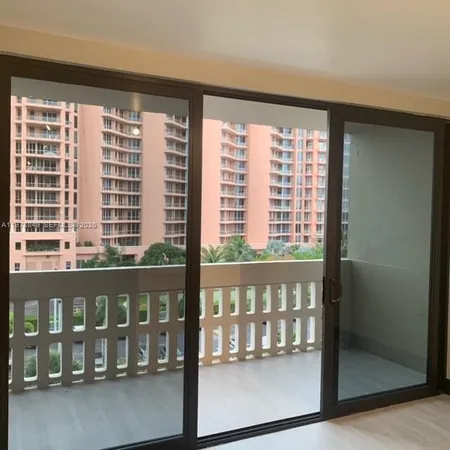 $3,000 | 90 Edgewater Drive, Unit 606, Coral Gables, FL 33133
